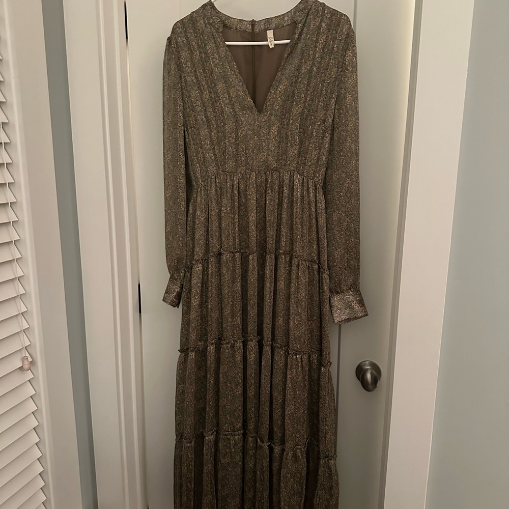 Elan Long Sleeve Patterned Dress in Olive and Cream